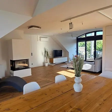 Pauline, 4 Pers 140qm, Fußläufig Fei World C Aachen Apartment